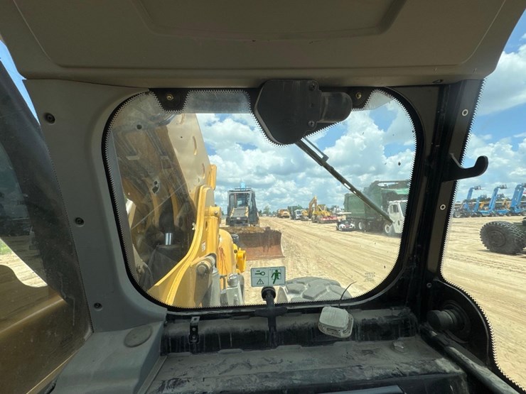 2020-caterpillar-tl1255d-image-30