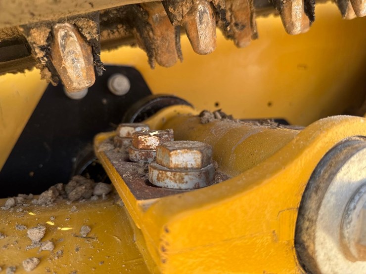 2024-caterpillar-255-skid-steer-image-11