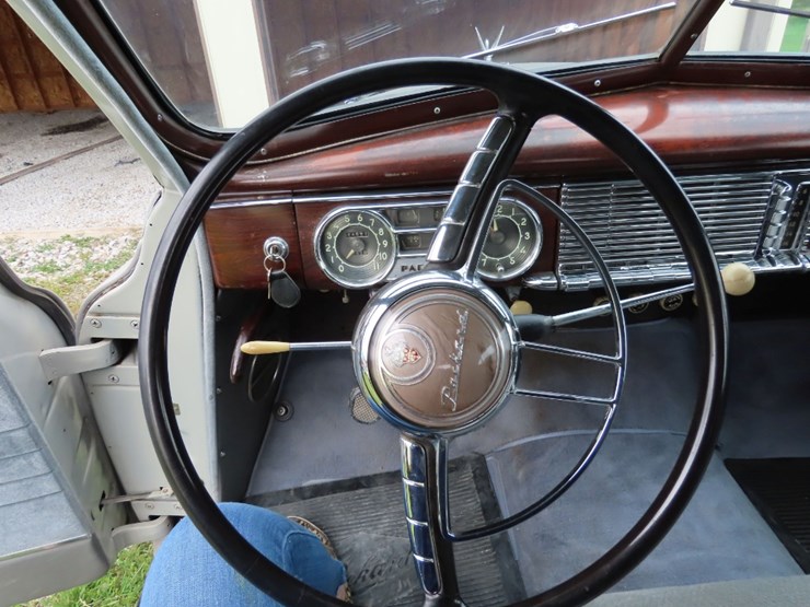 1950-packard-4dr-sedan-image-15
