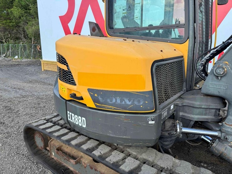 2017-volvo-ecr88d-image-8