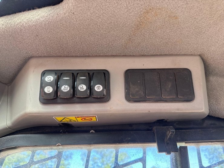 2014-caterpillar-259d-image-29