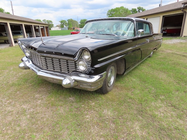 1960-lincoln-4dr-ht-image-3