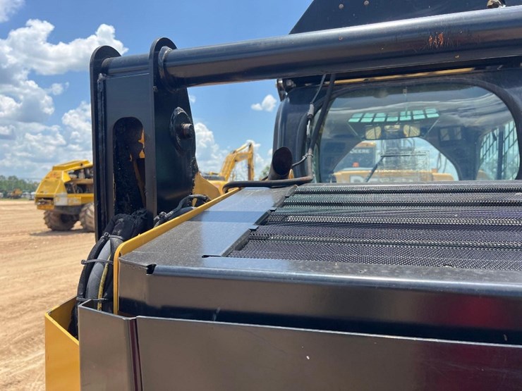 2021-caterpillar-259d3-image-19