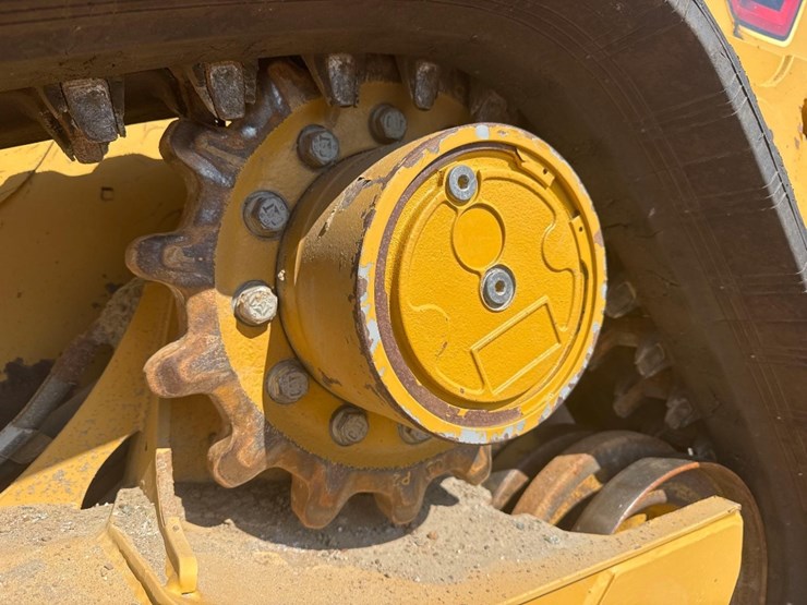 2022-caterpillar-259d3-image-9