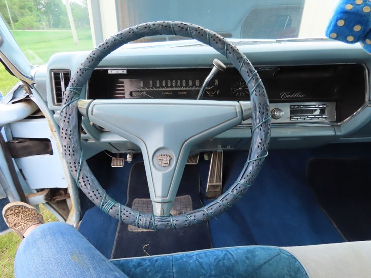 1967-cadillac-deville-convertible-image-12