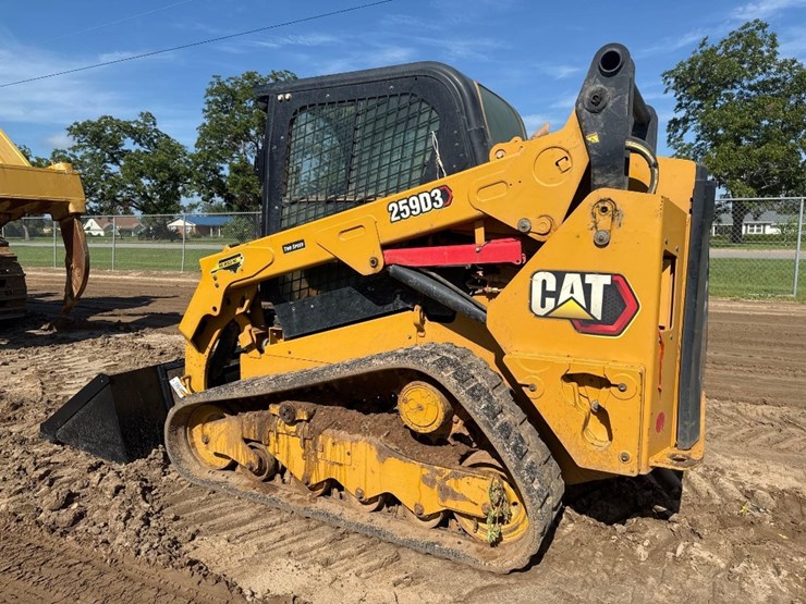 2020-caterpillar-259d3-image-7