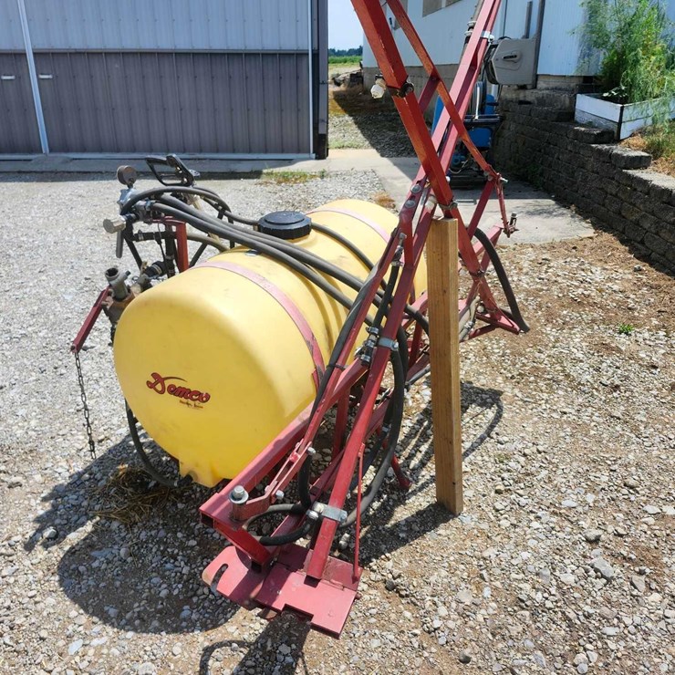 Demco 85 gal sprayer