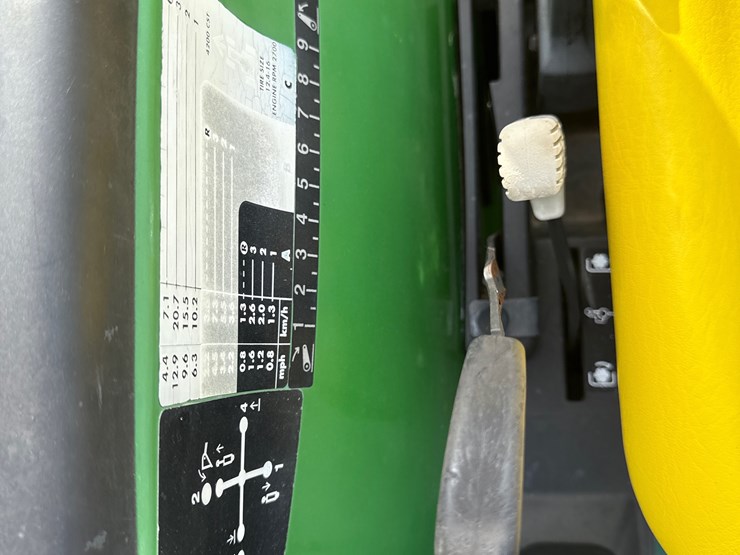 john-deere-4200-image-24