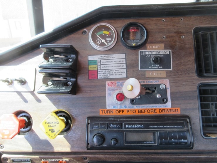 1993-freightliner-fld120-image-12