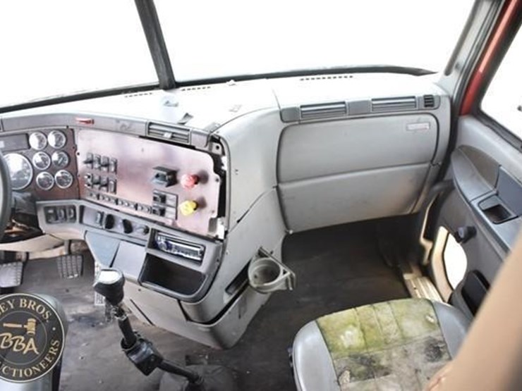 1997-freightliner-century-120-image-65