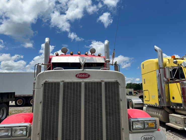 2003-peterbilt-379-image-39