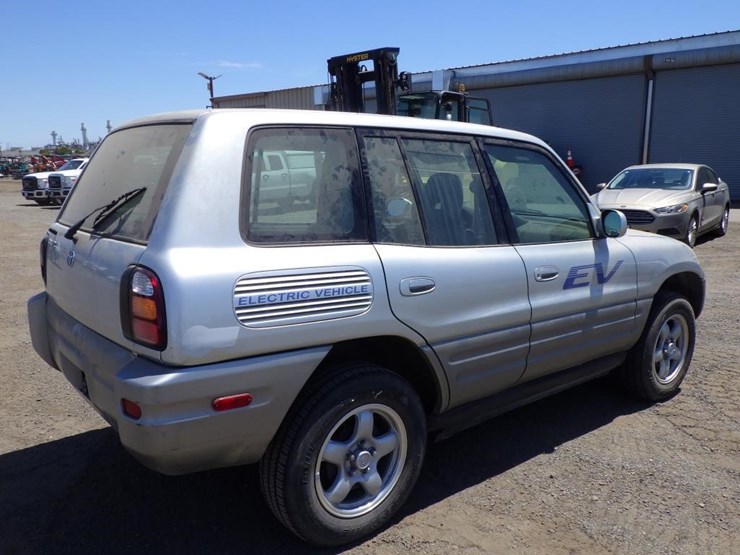 2002-toyota-rav4-image-3