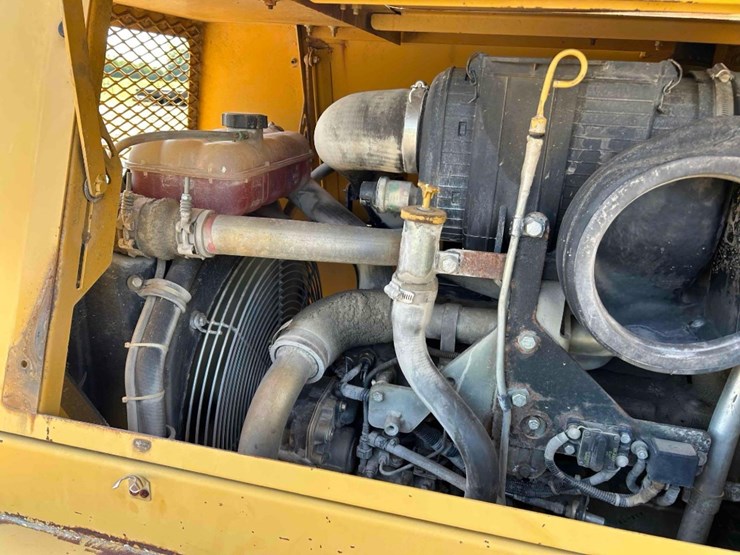 2010-caterpillar-cm1210106-rought-terrain-forklift-image-23