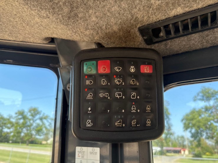 deere-700k-lgp-image-31