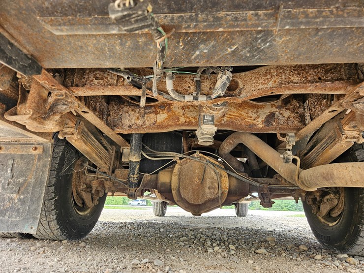 2005-chevrolet-silverado-3500-image-43