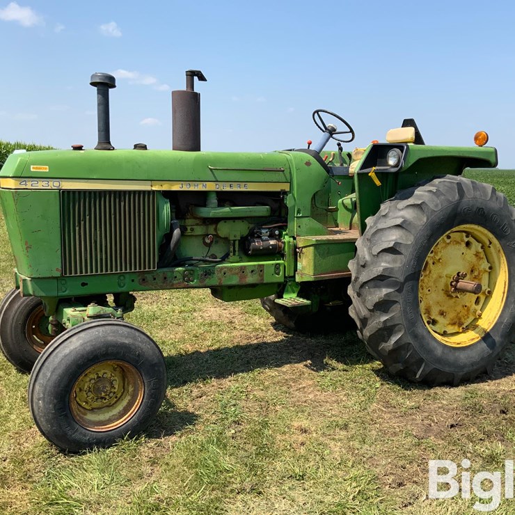 1973 JOHN DEERE 4230