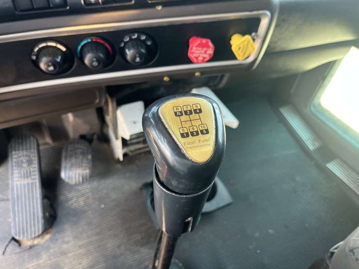 2006-kenworth-t600-image-28