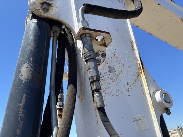 2018-bobcat-e85-image-16