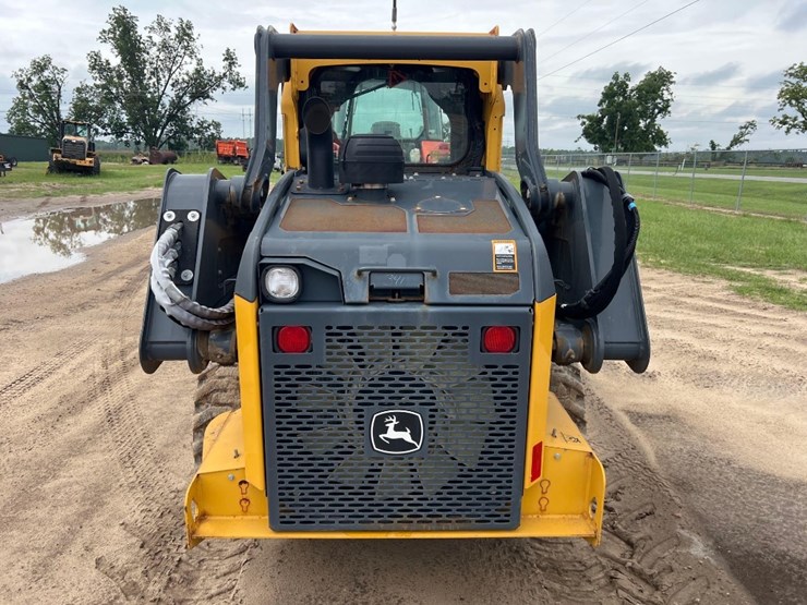 2022-deere-320g-image-3