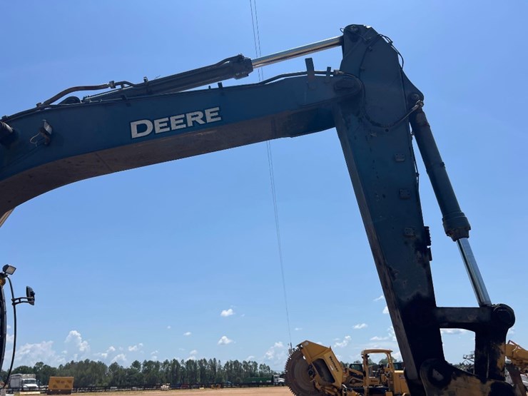 2013-deere-470g-lc-image-26