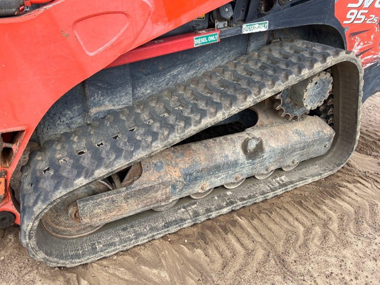 2018-kubota-svl95-2s-image-9