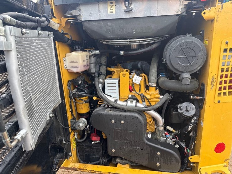 2023-caterpillar-236d3-image-14