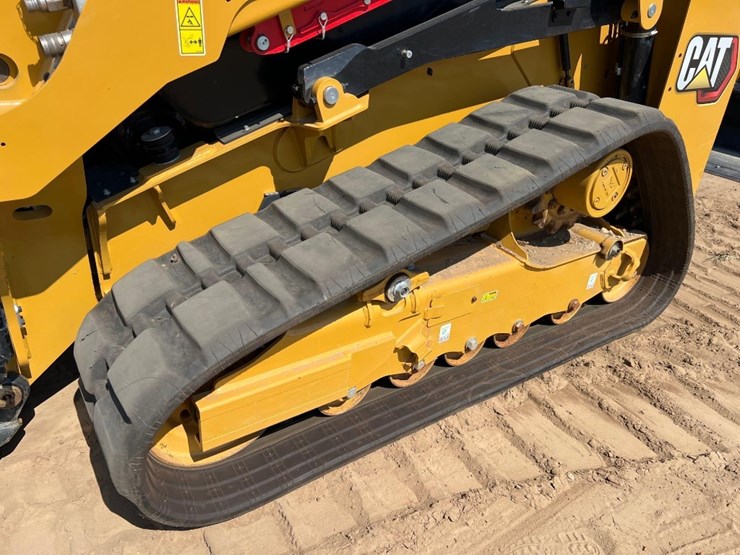 2025-caterpillar-265-skid-steer-image-9