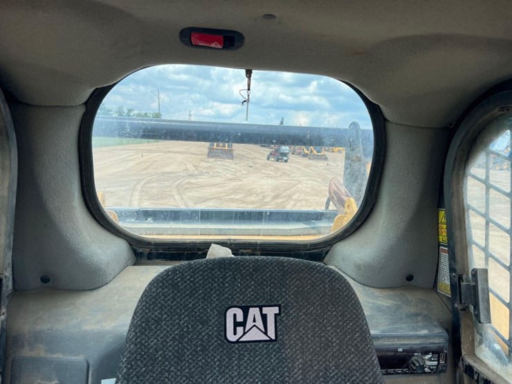 2016-caterpillar-259d-image-33