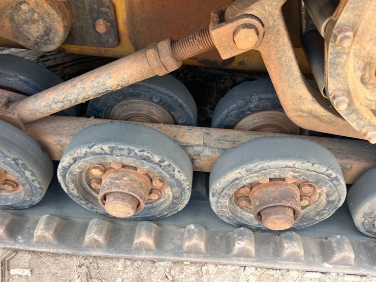 2016-caterpillar-257d-image-21