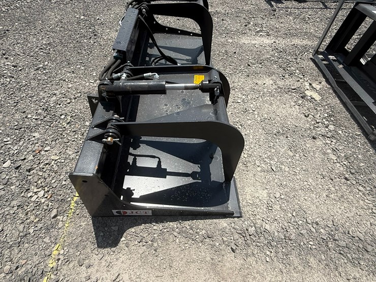 #2017-•-unused-jct-skid-steer-grapple-image-6