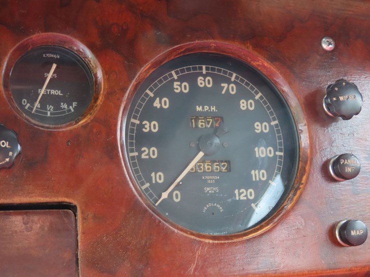 1960-jaguar-mark-ix-image-22