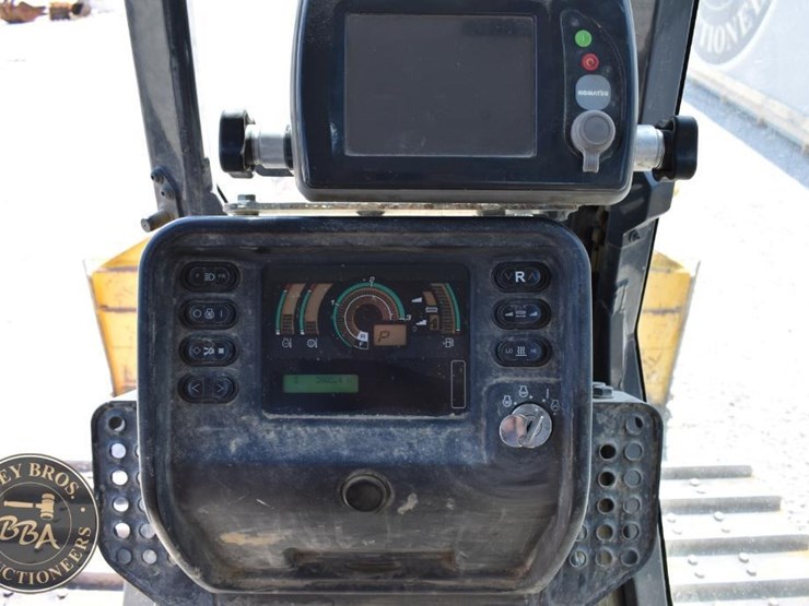 2014-komatsu-d51exi-22-image-86