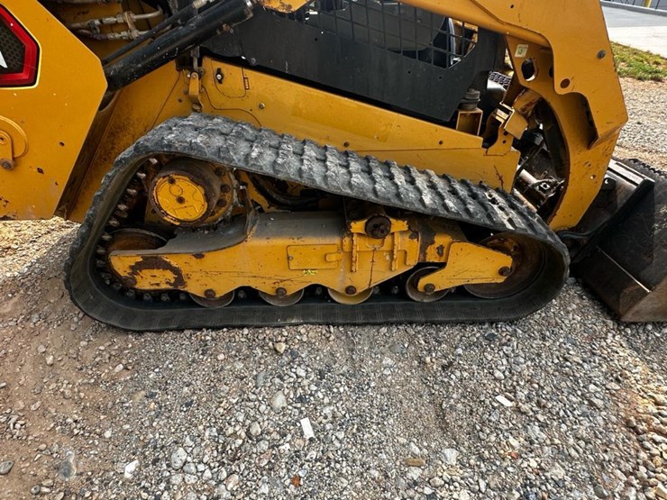 2020-caterpillar-259d3-image-13