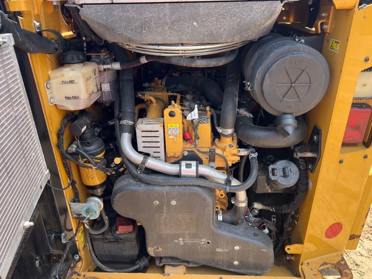 2021-caterpillar-259d3-image-25