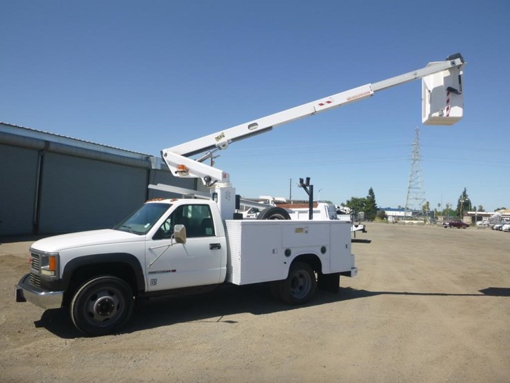 2000-gmc-3500-image-17