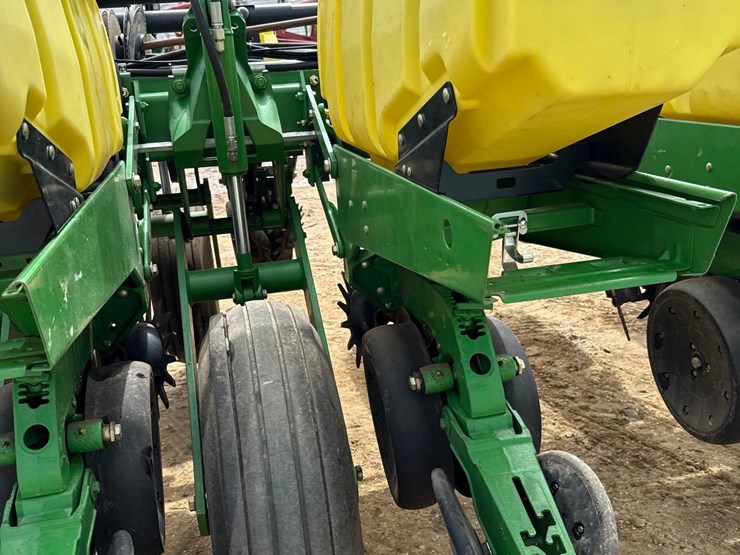 john-deere-1770nt-image-34