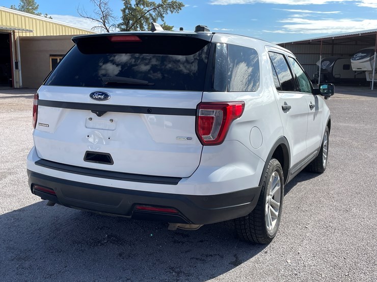 2018-ford-explorer-image-6