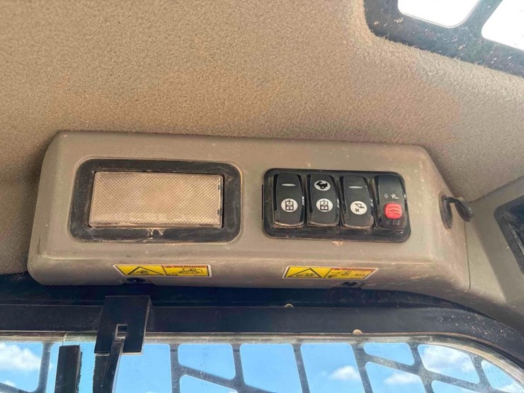 2018-caterpillar-299d2-image-33