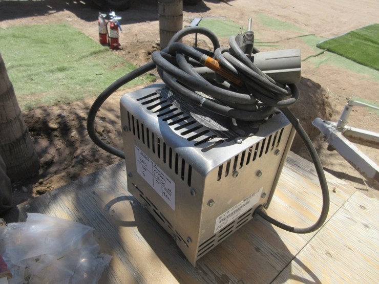 club-car-power-drive-3-electric-cart-charger-image-11