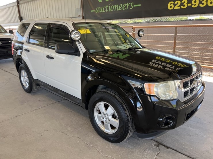 2012-ford-escape-xls-image-2