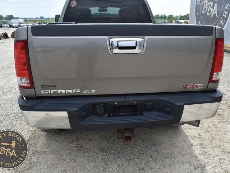 2007-gmc-sierra-2500-image-34