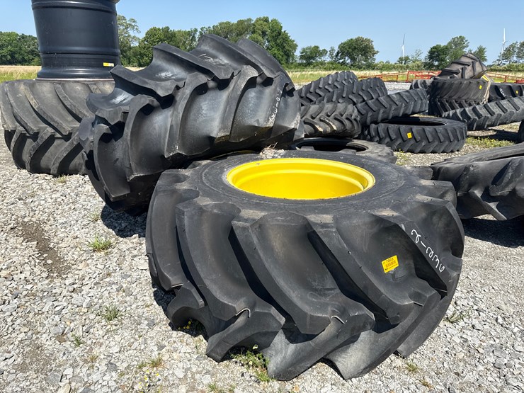 john-deere-10-image-1