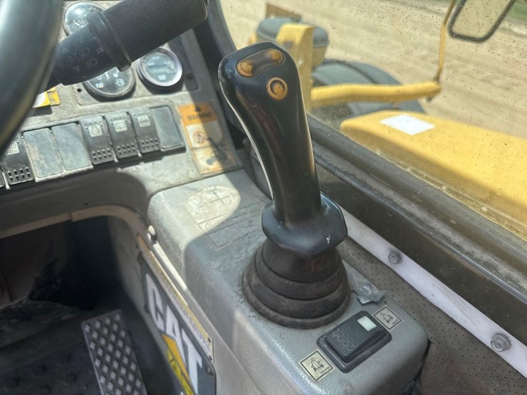 1998-caterpillar-th103-image-24