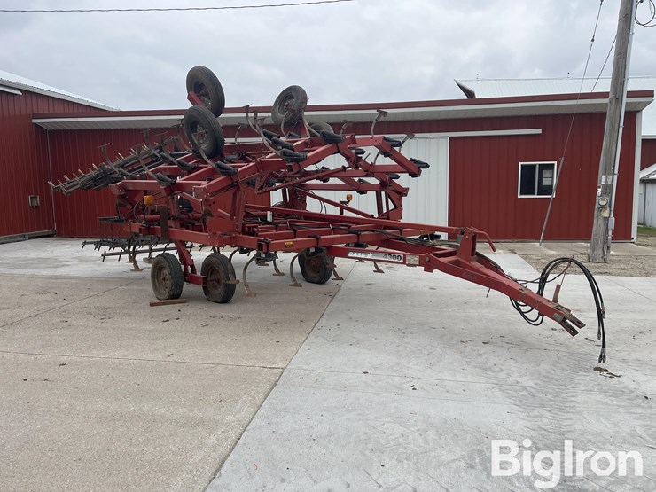 case-ih-4300-image-3