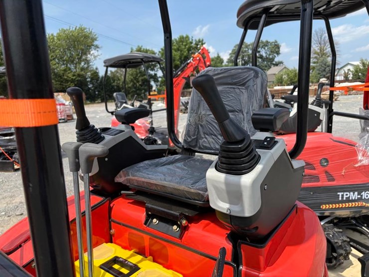 tpm-16-mini-excavator-image-14