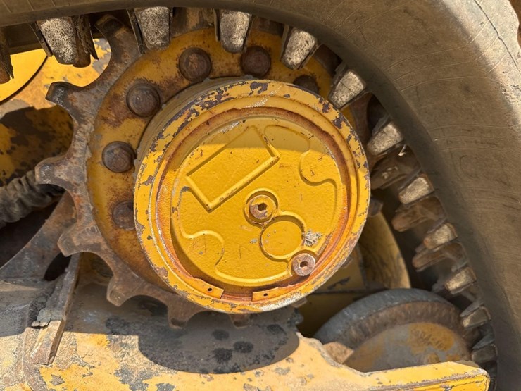 2016-caterpillar-259d-image-12