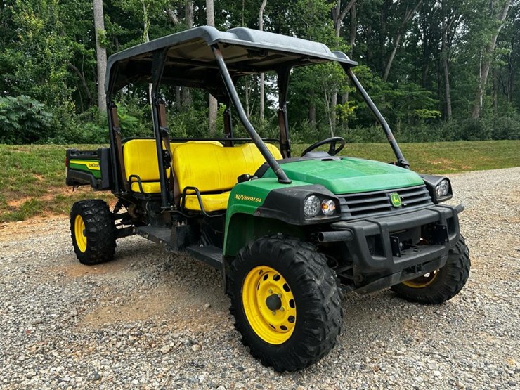 2019-john-deere-gator-xuv-825m-image-1