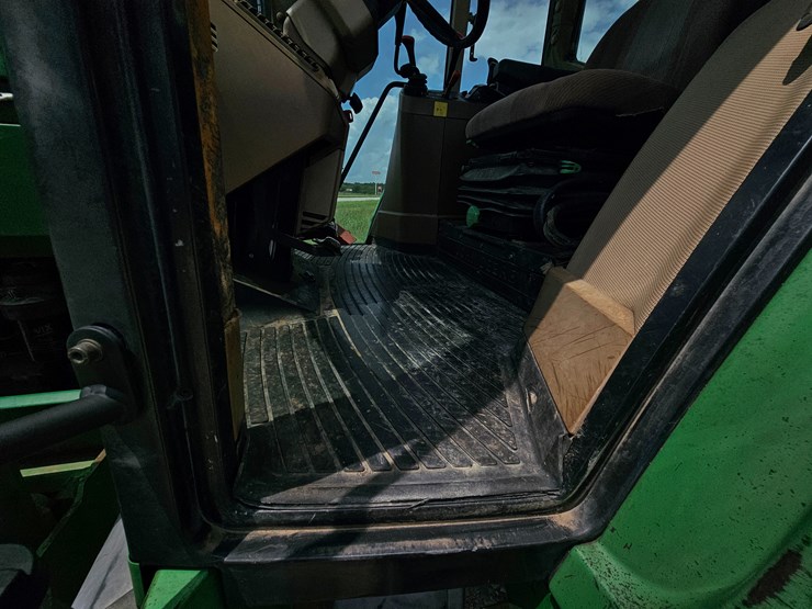 john-deere-6200-image-33