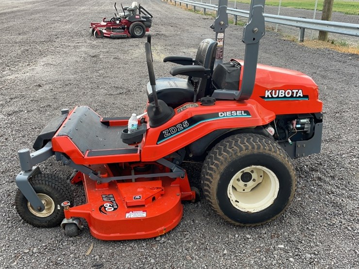 kubota-zd25-image-13