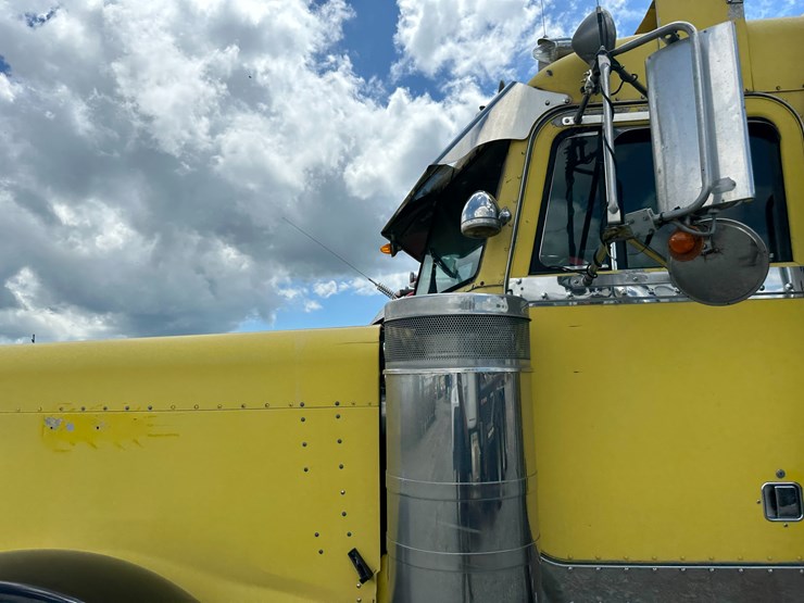 1998-peterbilt-379-image-36